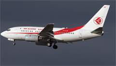 Boeing 737-600 spolenosti Air Algerie.