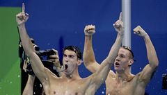 Michael Phelps se raduje z 19. olympijské medaile.
