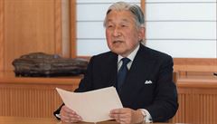 Japonskému císai Akihitovi je 82 let - a obává se, e mu vysoký vk a...