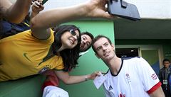 Andy Murray a jeho selfie s fanouky.