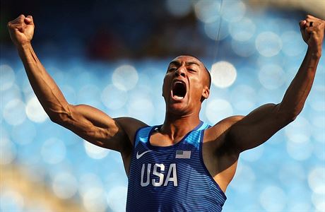 Ashton Eaton slaví