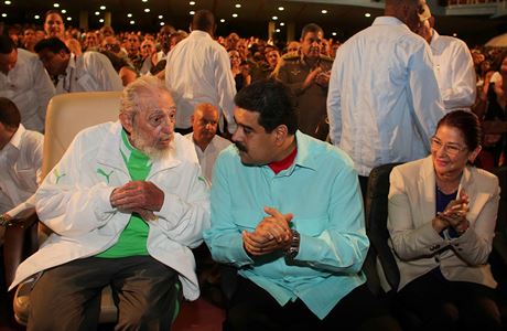Fidel Castro slaví 90 let v teplákovce.