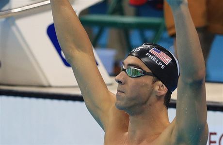 Michael Phelps se raduje z triumfu v zvod na 200 metr motlek.