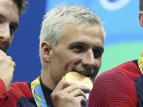 Ryan Lochte okusuje olympijské zlato.