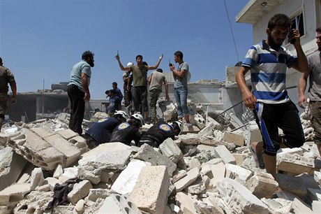 Bombardování provincie Idlib na archivním zábru.