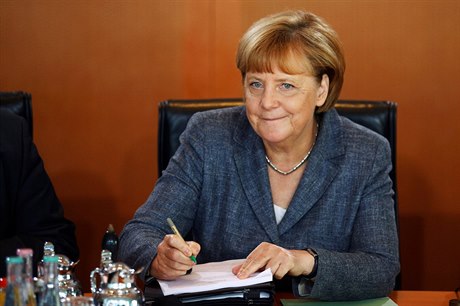 Německá kancléřka Angela Merkelová na setkání svého kabinetu v Berlíně.