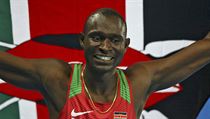 David Lekuta Rudisha se raduje z obhajoby triumfu z Londna.