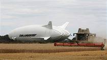 Britov poprv vyzkoueli hybridn vzducholo Airlander 10, kter je povaovna...