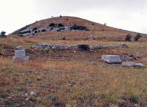 �ekové p�iná�eli bohu Diovi i lidské ob�ti. V�dci objevili u svatyn� kosti