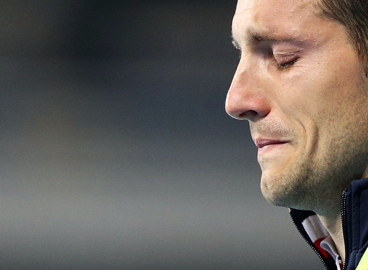 Smutný ty�ka� Lavillenie na stupních vít�z�.