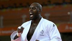 Teddy Riner slaví.