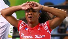 Portorianka Jasmine Camachová-Quinnová v seminifinále 110 metr pekáek...