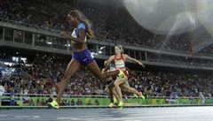 Amerianka Dalilah Muhammadová ovládla závod na 400 metr pekáek.