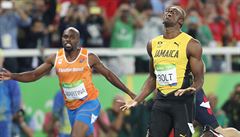 Usain Bolt slaví.