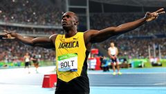 Usain Bolt slaví.