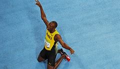 Jamajan Usain Bolt slaví.