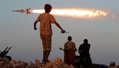 Americká raketa útoí na IS v boji o msto Syrta.