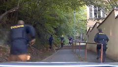 Policie pronásleduje �idi�e motorového vozidla, který se pokou�í ujet po...