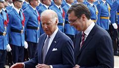 Viceprezident Spojených stát Biden hovoí k srbskému premiérovi Vucicovi bhem...