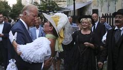 Americký viceprezident Biden si pi návtv Blehradu i zatanil.