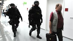 Policisté se samopaly hlídali převoz Věstonické venuše z muzea do laboratoře