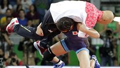 VIDEO: Japonská zápasnice samou radostí ‚naložila‘ i vlastnímu trenérovi
