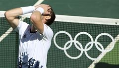 Andy Murray práv postoupil do olympijského finále.