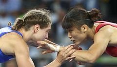 Momentka z finále zápasu do 58 kg, v nm Kaori Iová porazila Rusku Valerii...