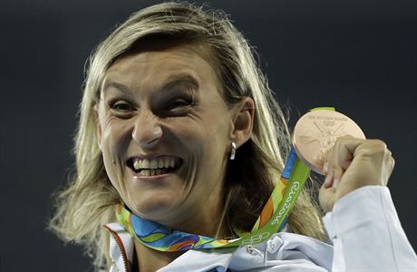 Barbora potkov u m svoji bronzovou medaili.