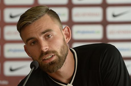Hrá dánského klubu Sönderjyske Janus Drachmann vystoupil 24. srpna v Praze na...