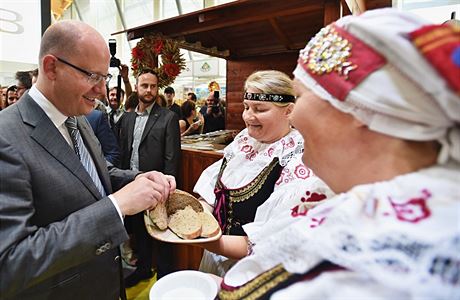 Premiér Bohuslav Sobotka na agrosalonu Zem ivitelka v eských Budjovicích