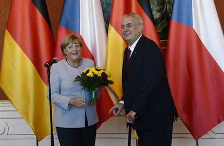 Nmeck kanclka Angela Merkelov v Praze na setkn s Miloem Zemanem