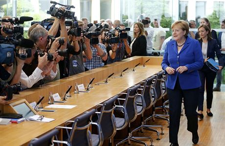 Angela Merkelov v modrm blejzru