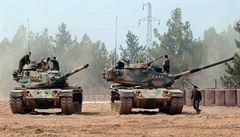Turecká armáda zahájila boje v Sýrii proti IS.