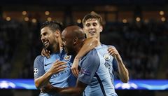 Hráči Manchesteru City slaví gól Delpha proti Steaue | na serveru Lidovky.cz | aktuální zprávy