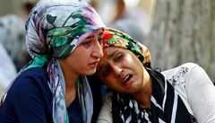 Svatby se podle agentury AFP zúastnilo mnoho Kurd, zejména en a dtí, a...