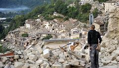 Silné zemětřesení v Itálii si vyžádalo nejméně 63 životů. Polovina města je pryč