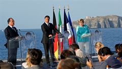 Francouzský prezident Hollande, italský premiér Renzi a nmecká kancléka...