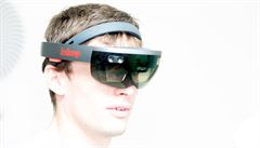 Virtuální realita od Microsoftu? Na HoloLens se v Česku stojí fronty