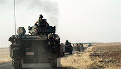 Turecké tanky pekraují hranici do Sýrie