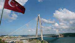 Takto vypadal most přes Bospor v pátek, 26.8. několik hodin Yavuz Sultan Selim...