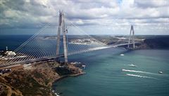 Z Istanbulu do Evropy překlenul Bospor již třetí most