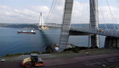 Stavební úpravy mostu přes Bospor