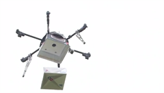 Amazon začne menší zásilky doručovat pomocí dronů. Balíček vám donese do půl hodiny