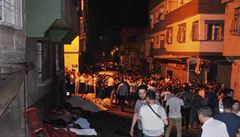 Bombový útok v tureckém mst Gaziantep si vyádal ticet lidských ivot.