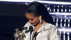 Také Rihanna si odnesla cenu televize MTV.