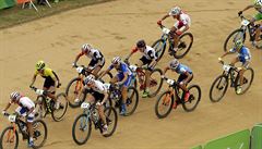 Olympijský závod cross country en, v popedí lape Kateina Nash.