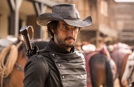 Rodrigo Santoro coby psanec Hector Escaton.