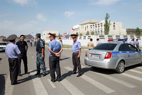 Vyetování u ínské ambasády v kyrgyzském Bikeku