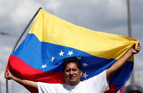 Lidé protestovali za odvolání venezuelského prezidenta Madura